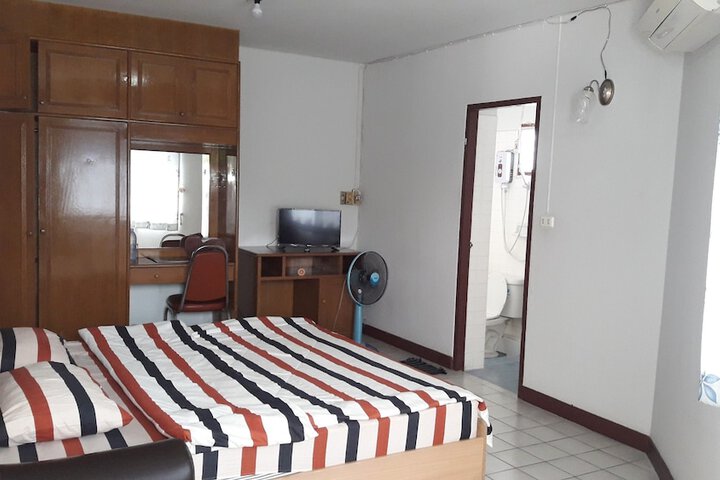 Room 14 of 33