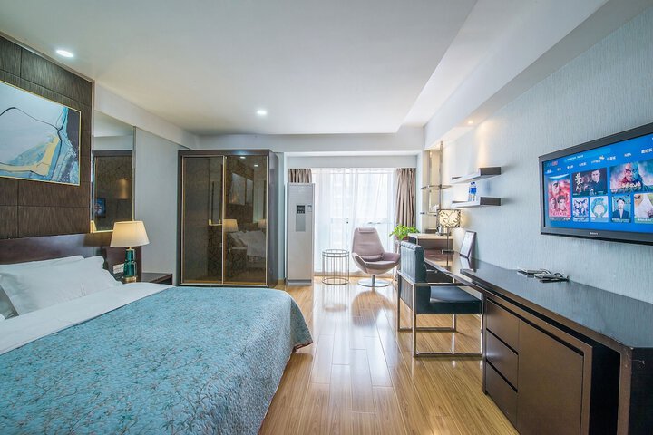 Room 5 of 50