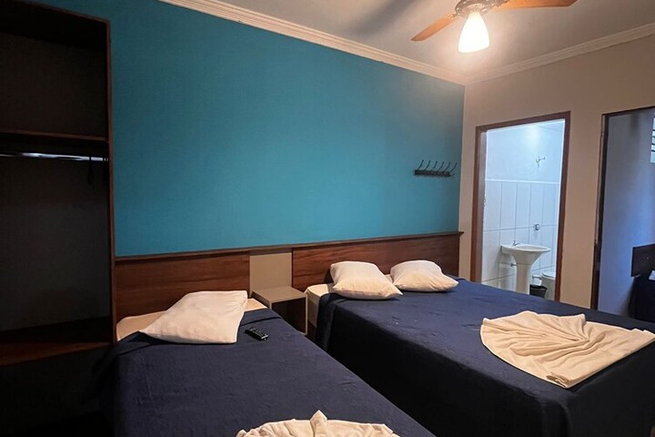 Room 4 of 7