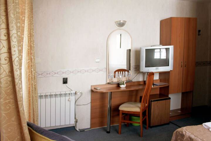 Room 9 of 43