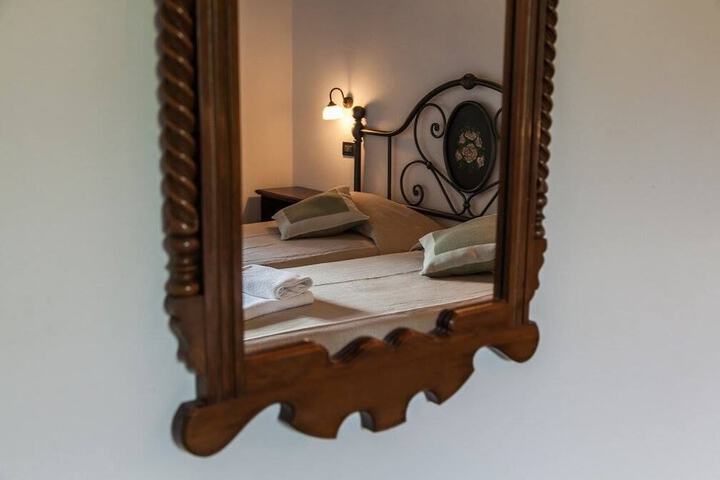 Room 7 of 16