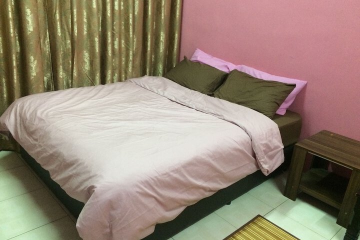 Room 6 of 37