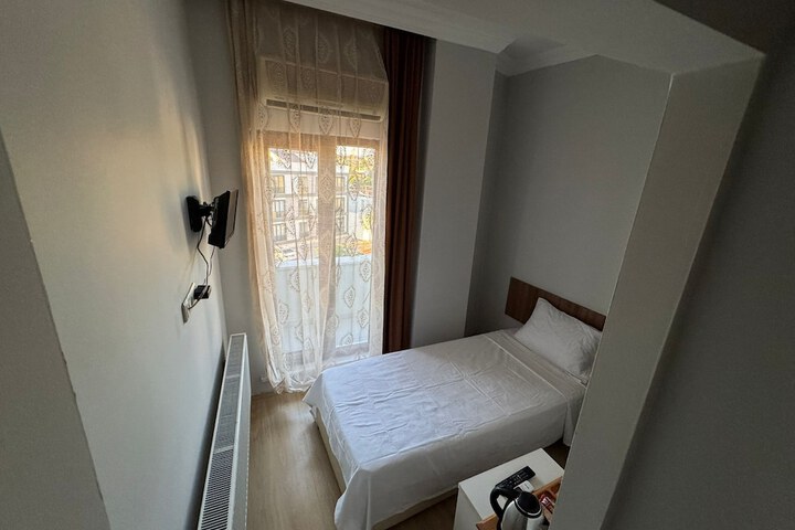 Room 15 of 30