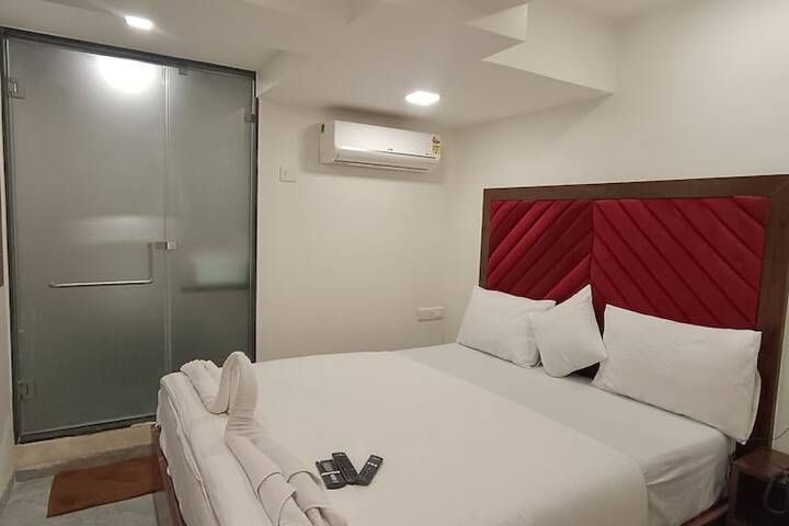Room 13 of 39