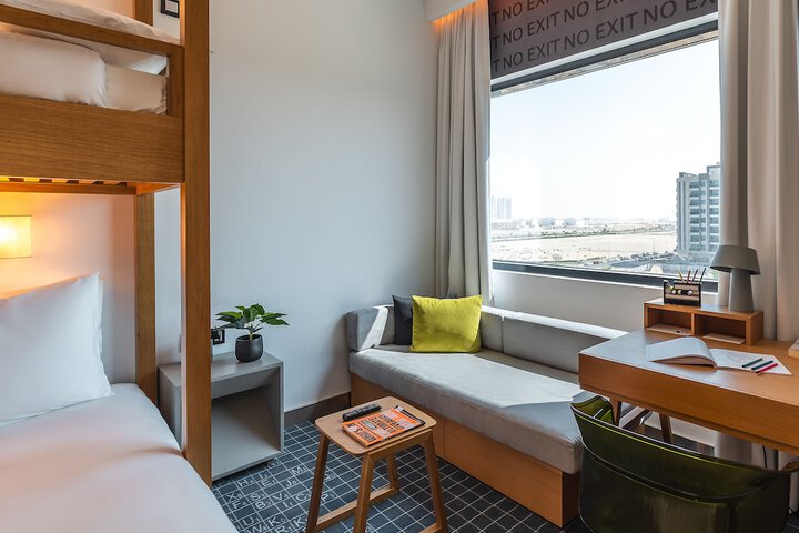 Room 10 of 40