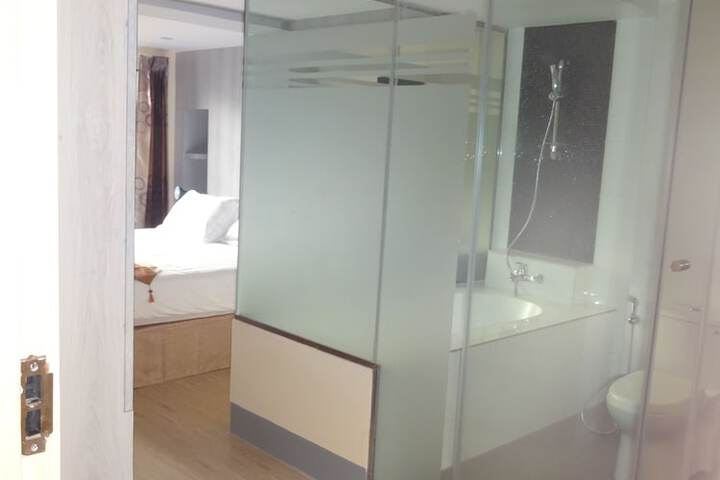 Room 17 of 25
