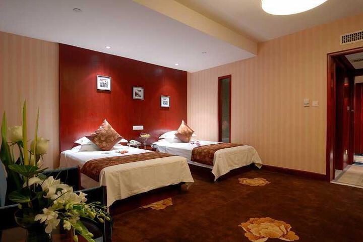 Room 9 of 10