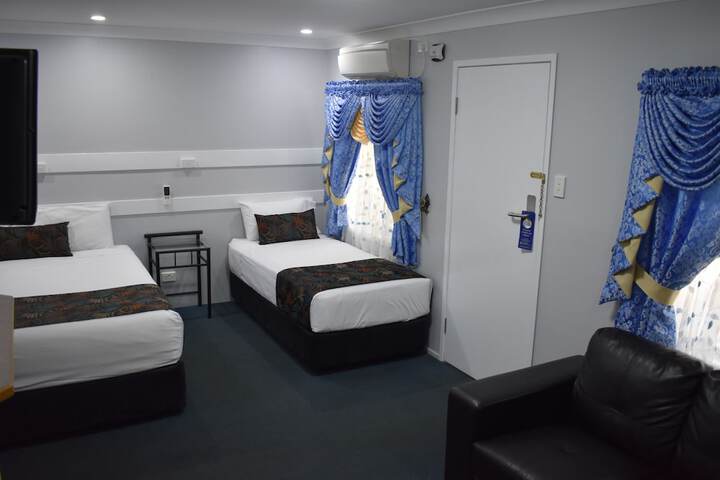 Room 6 of 61