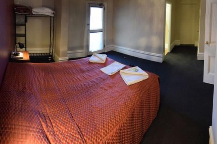 Room 21 of 98