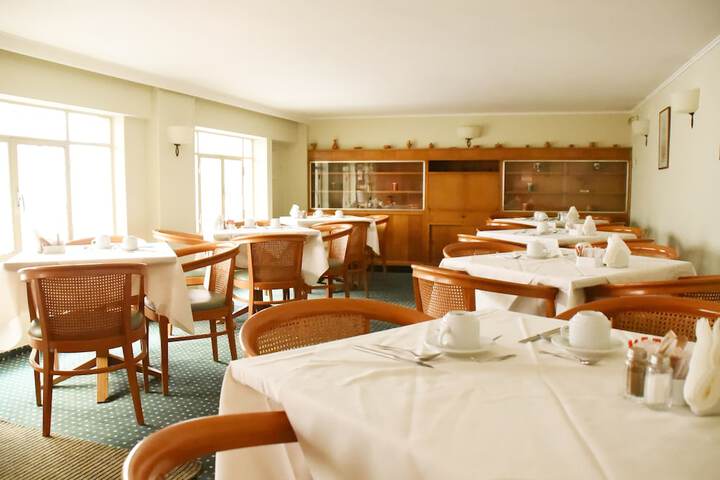 Dining 15 of 23