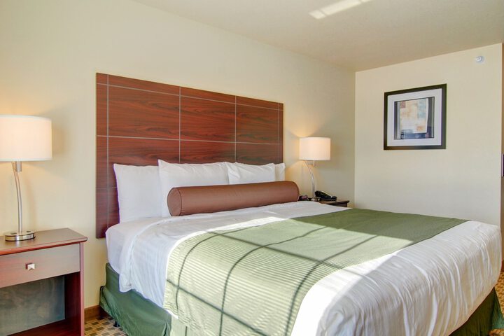 Room 6 of 38