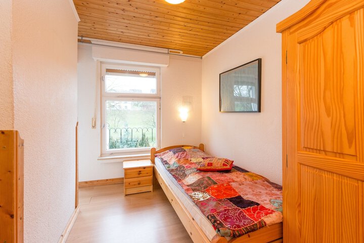 Room 10 of 40