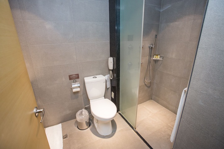 Room 90 of 145