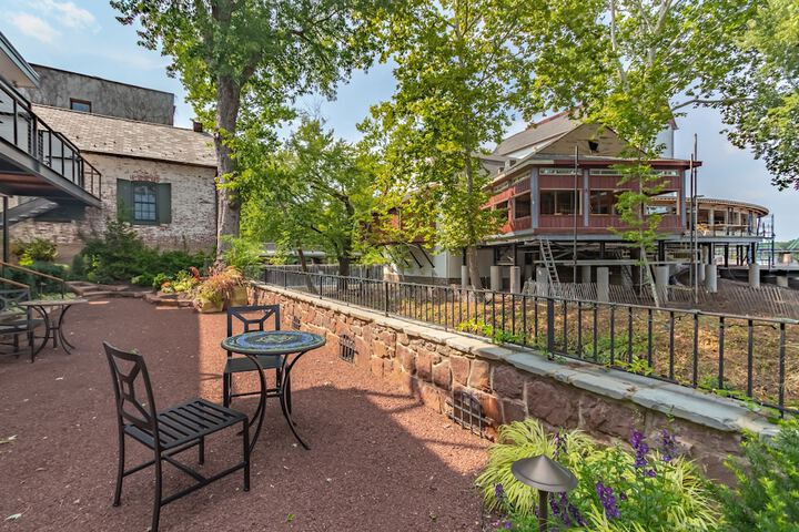 Terrace/Patio 37 of 43