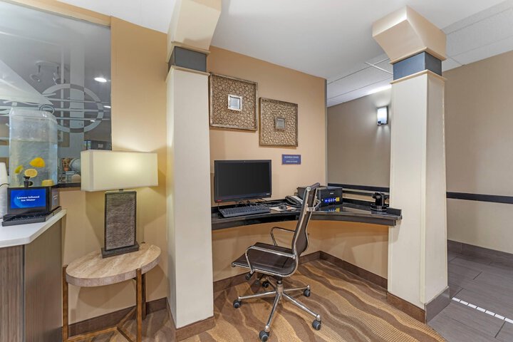 Business Center 49 of 51