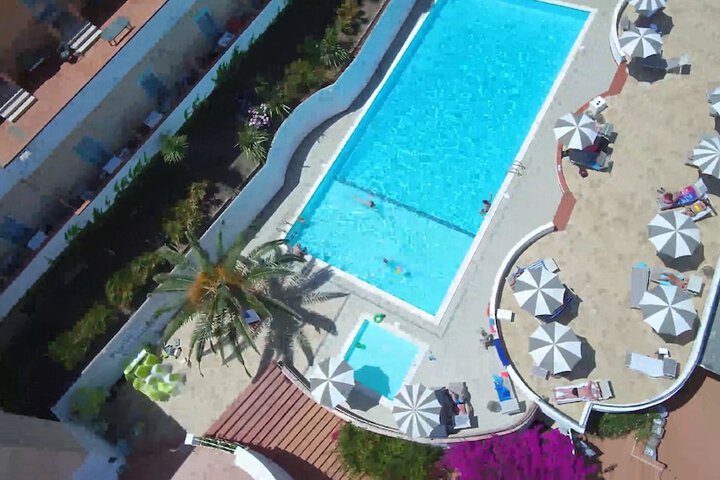 Pools & Facilities