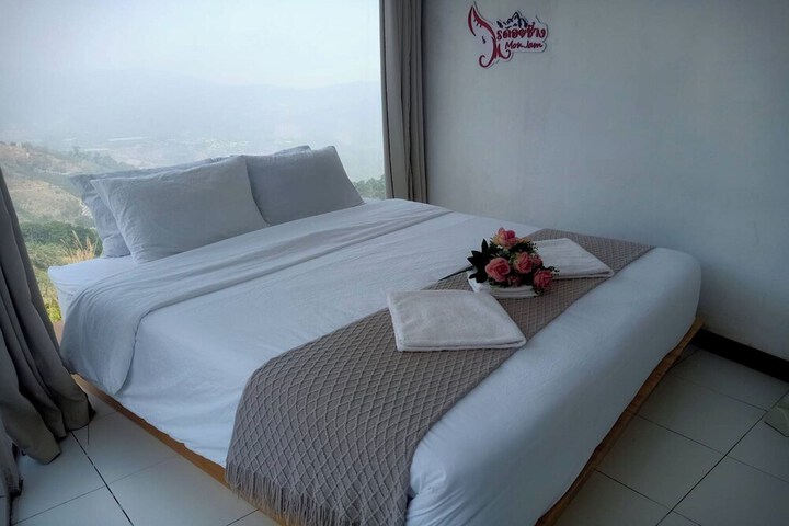 Room 40 of 101