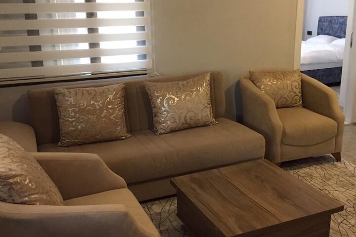 Room 6 of 27