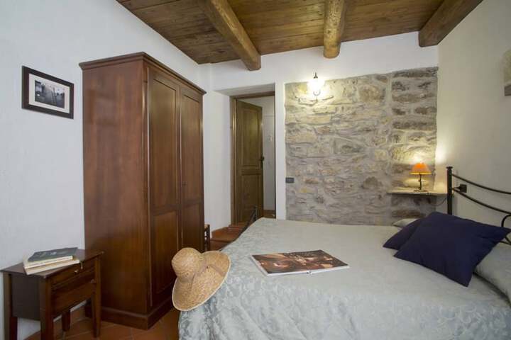 Room 6 of 62