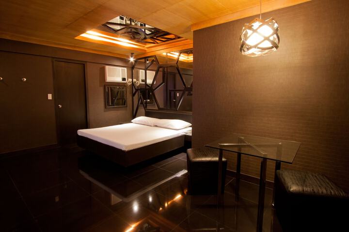 Room 18 of 34