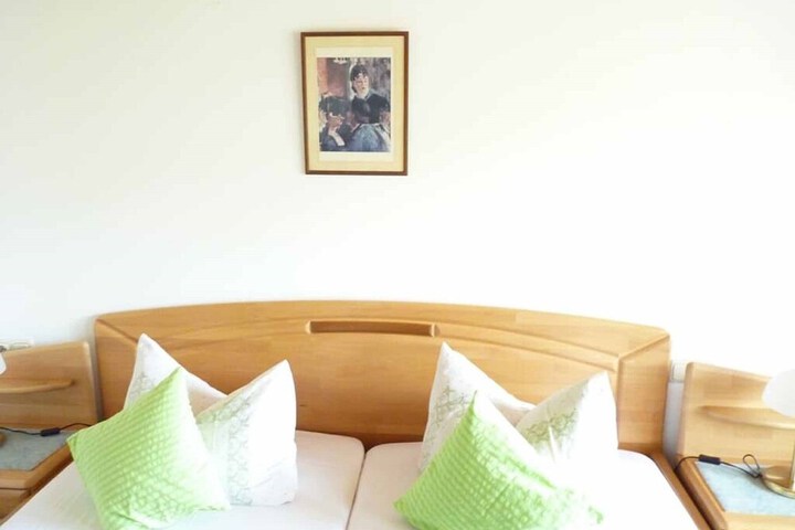 Room 4 of 13