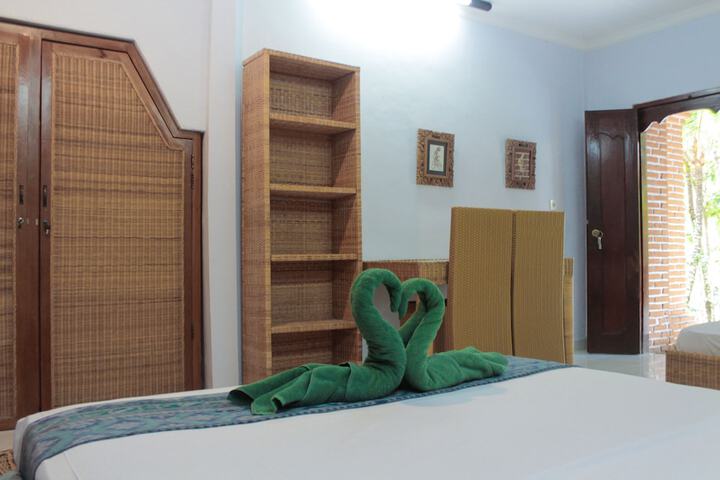 Room 11 of 72