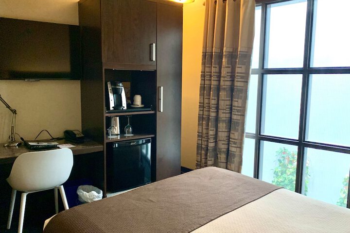 Room 34 of 65