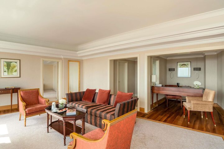 Room 46 of 136