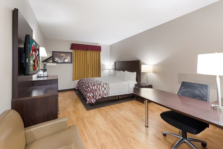 Superior King Bed (3 of 5)