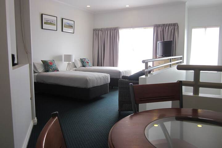 Room 13 of 44