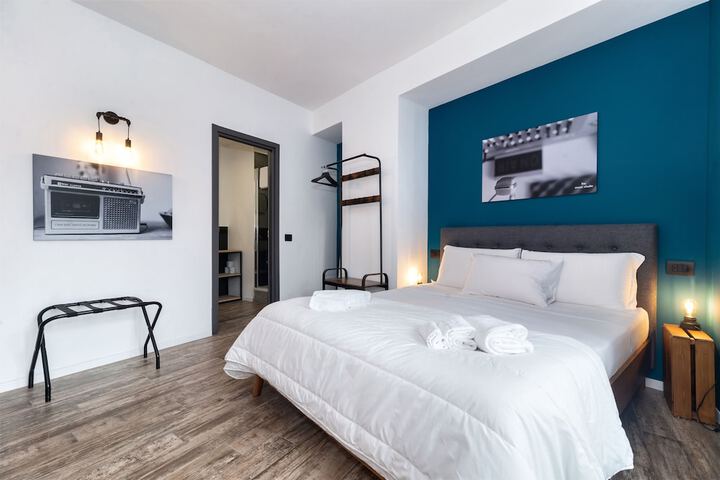 Room 12 of 48