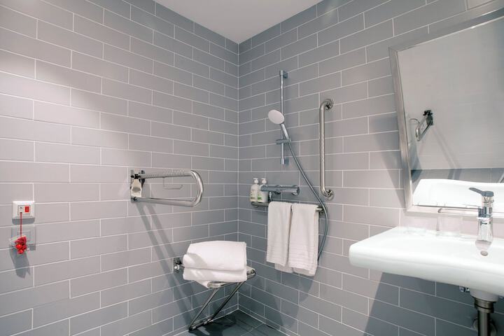 Room 9 of 27