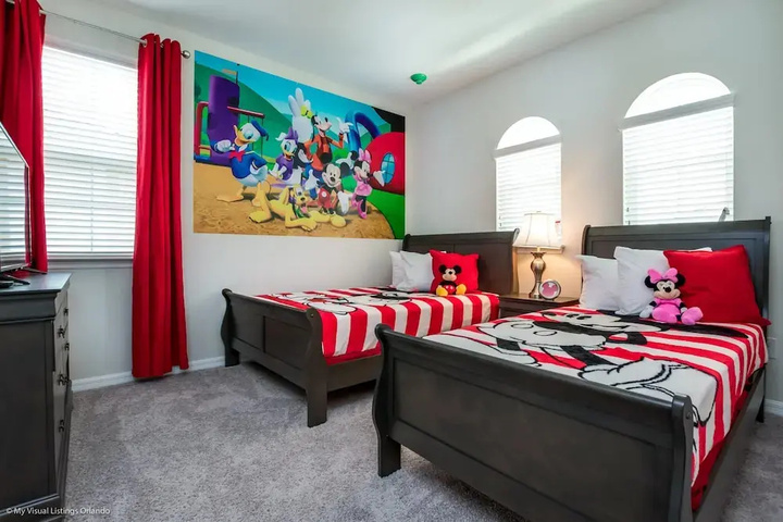 Room 5 of 27