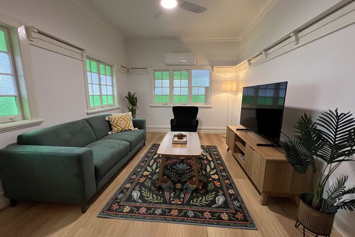 Room 8 of 17