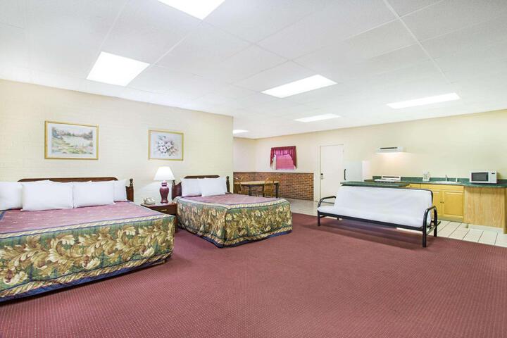 Deluxe 2 Double Beds (2 of 2)