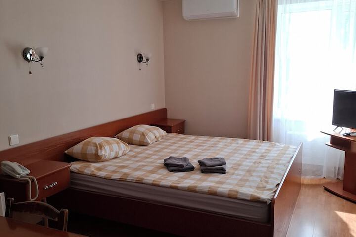 Room 17 of 33