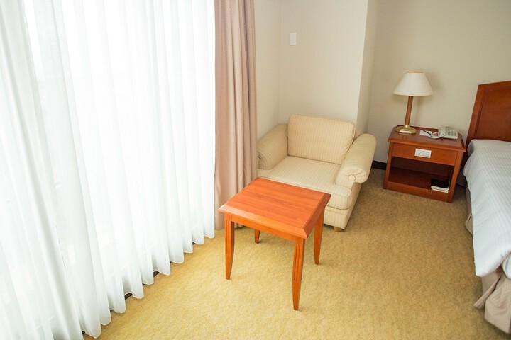 Room 43 of 203