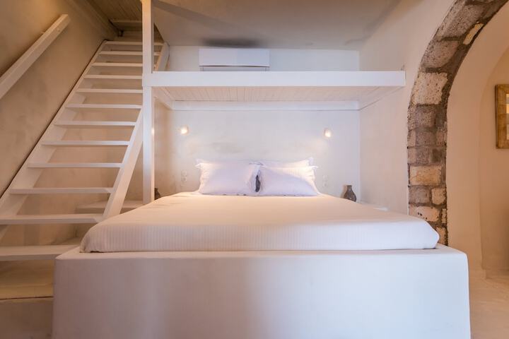 Room 2 of 26