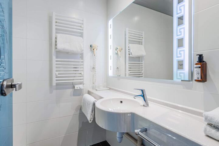 Clean Restrooms