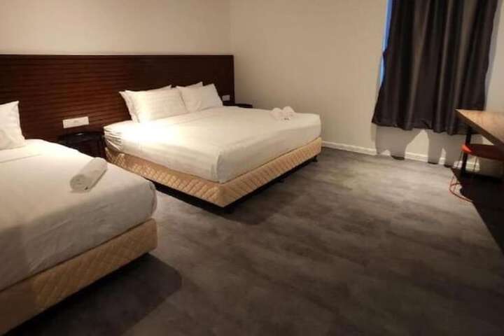 Room 18 of 31