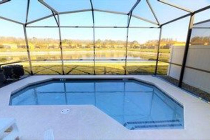 Pool 17 of 21