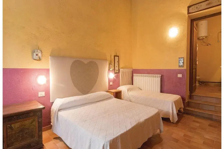 Room 2 of 21