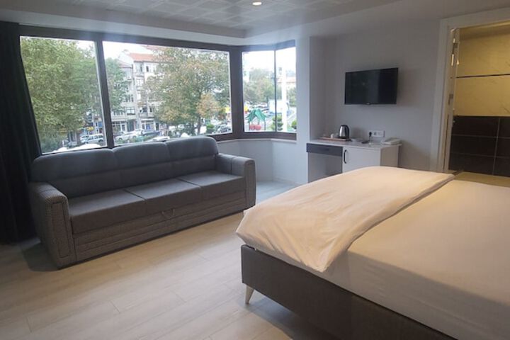 Room 7 of 19