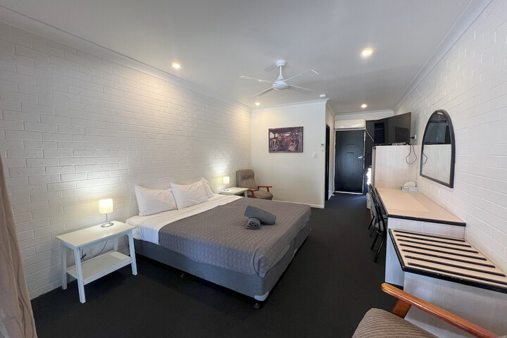 Room 27 of 54