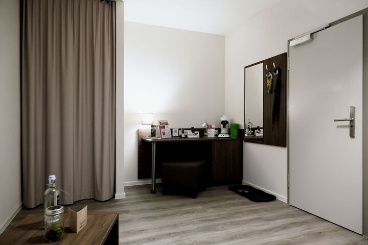 Room 25 of 69