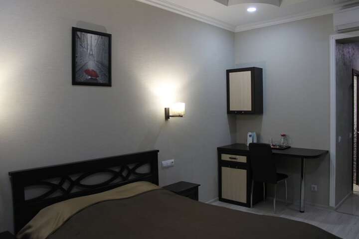 Room 12 of 21