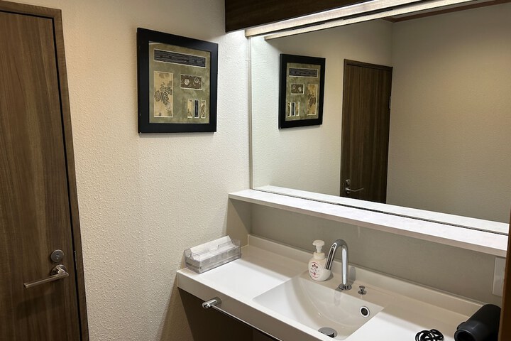 Room 14 of 42