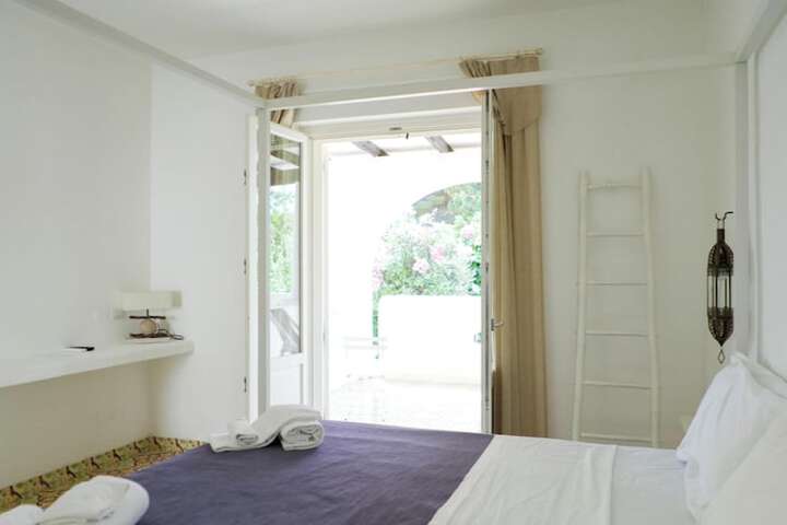 Room 15 of 44