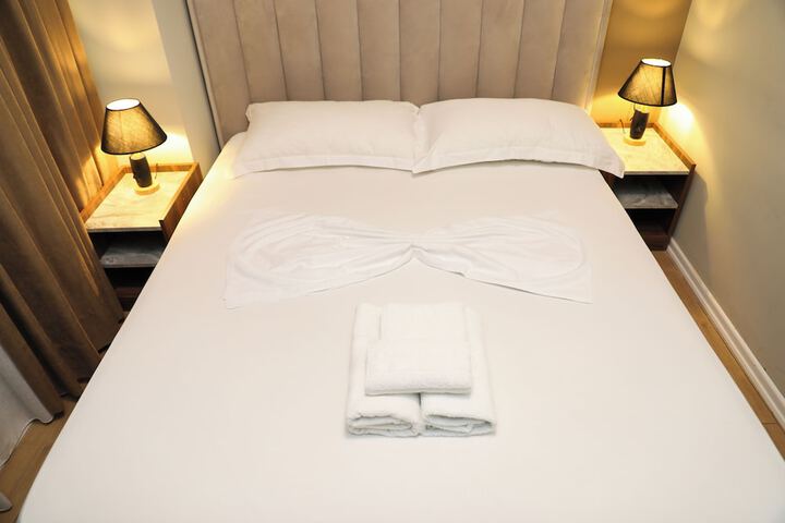 Room 12 of 73