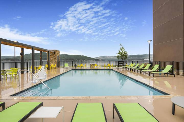 Pool 21 of 43